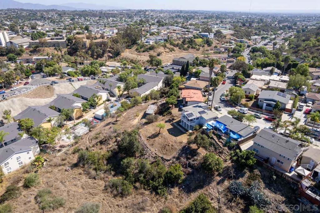 MLS #250040077SD image #32