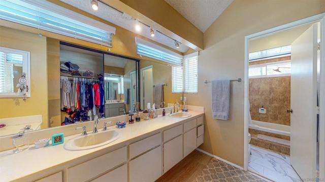 MLS #250040165SD image #17