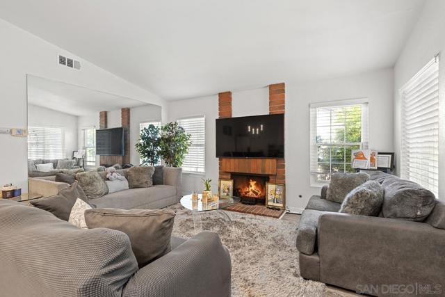 MLS #250040352SD image #2