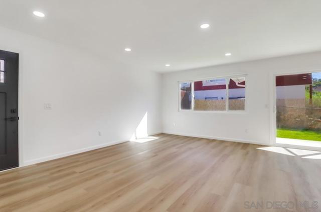 MLS #250040475SD image #37