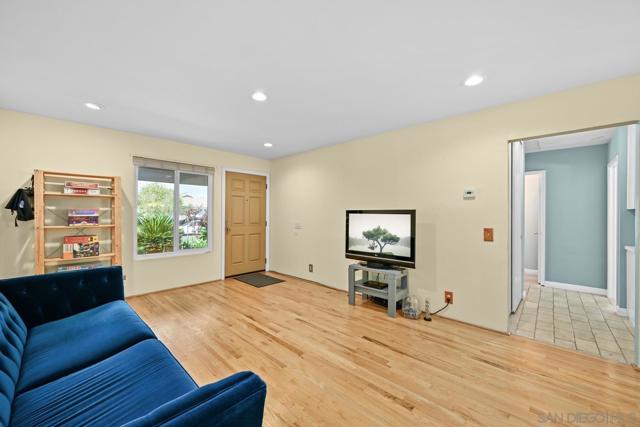 MLS #250040617SD image #3