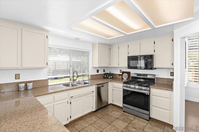 MLS #250040677SD image #15