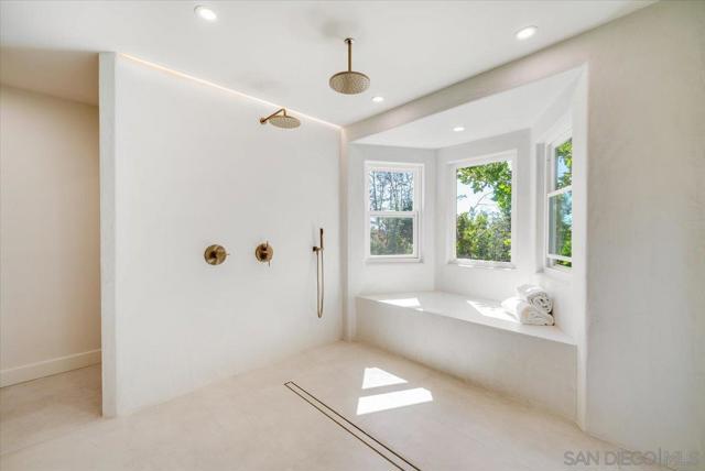 MLS #250040803SD image #30