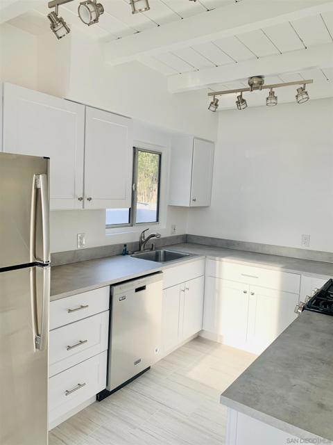 MLS #250040905SD image #11