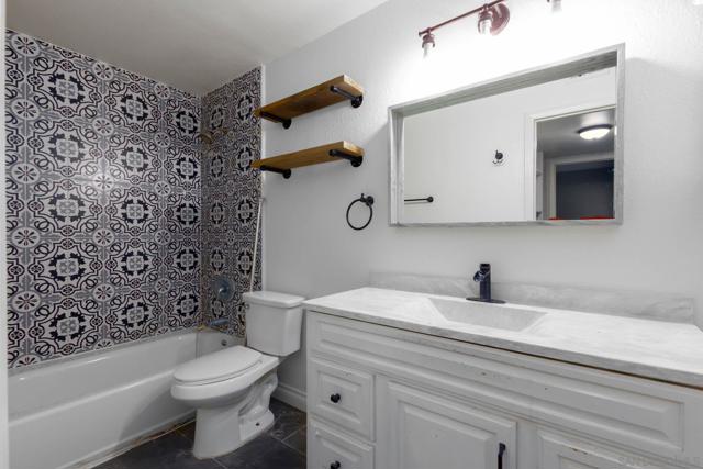 MLS #250040946SD image #1