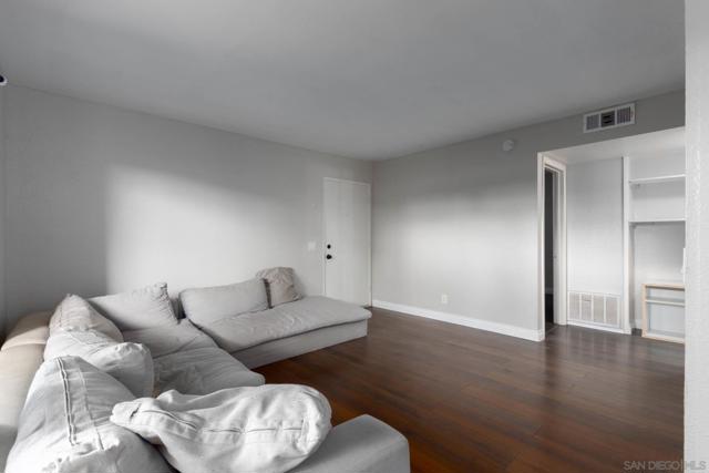 MLS #250040946SD image #12