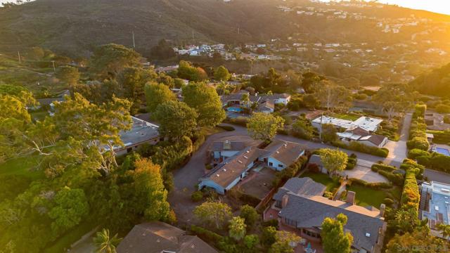 MLS #250041001SD image #9