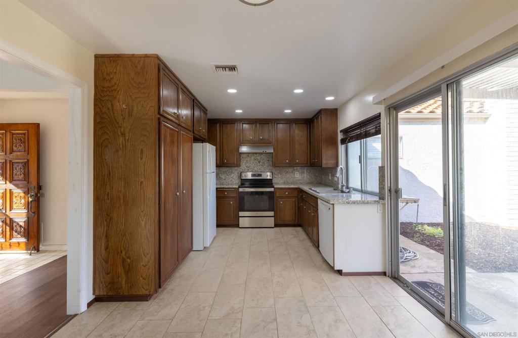 MLS #250041009SD image #8