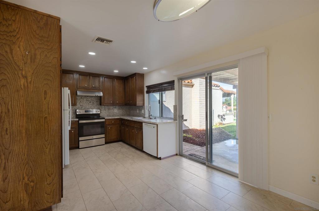 MLS #250041009SD image #9