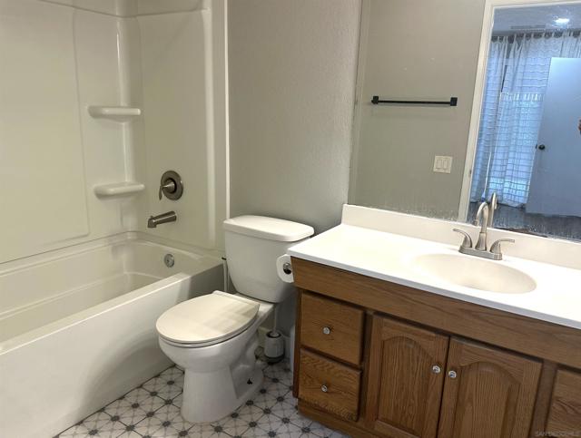 MLS #250041570SD image #9