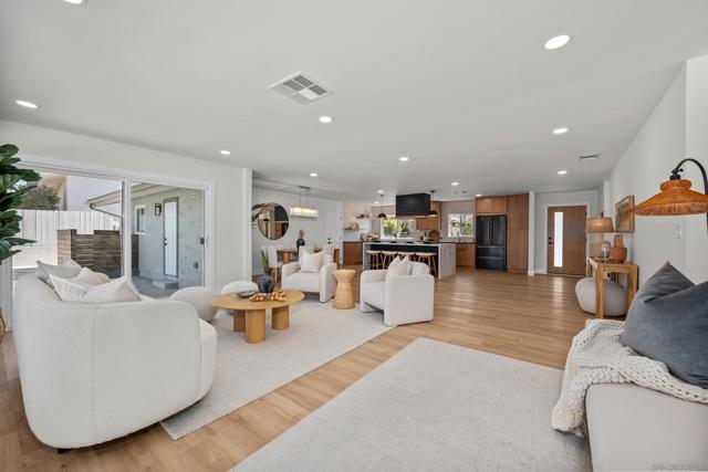 MLS #250041575SD image #12