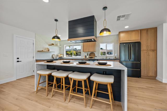 MLS #250041575SD image #9