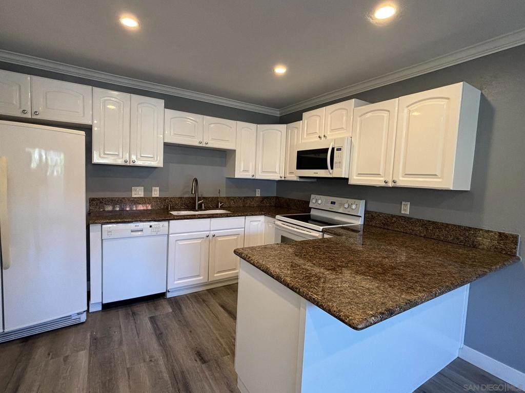 MLS #250042037SD image #12