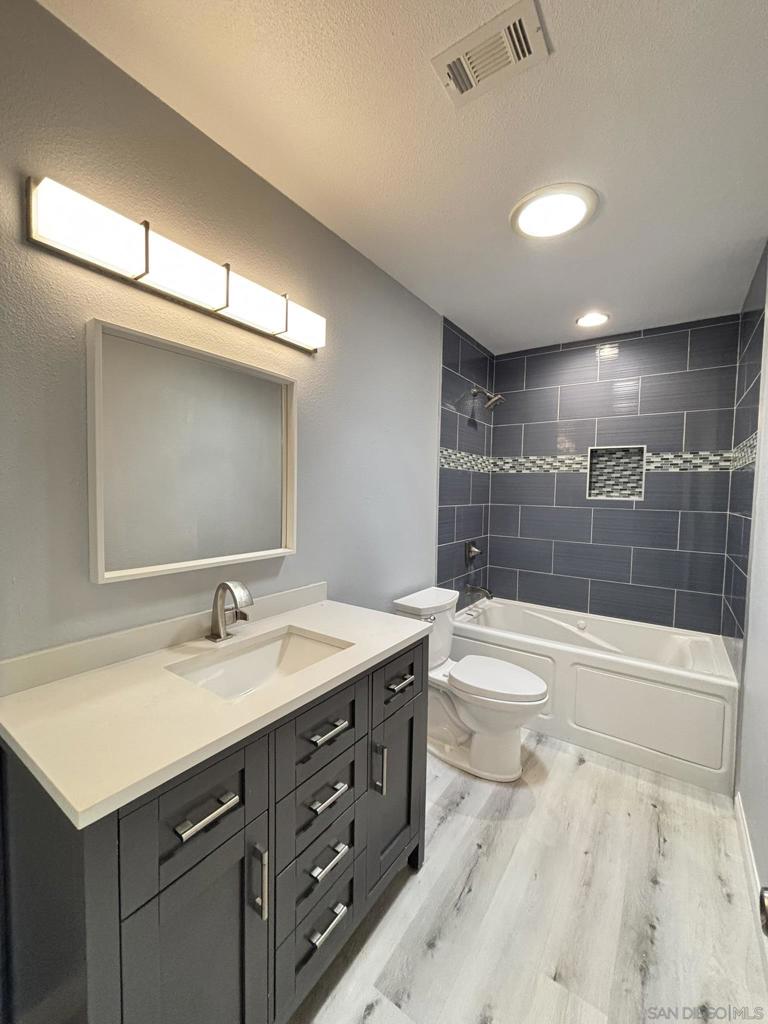 MLS #250042037SD image #25