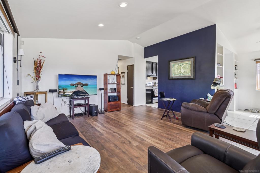 MLS #250042059SD image #12