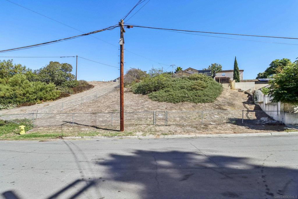 MLS #250042059SD image #34