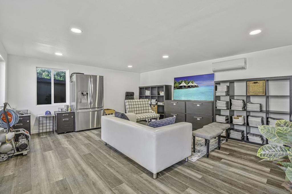 MLS #250042105SD image #11