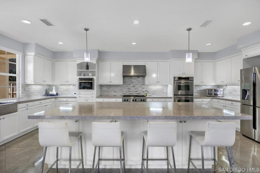 MLS #250042358SD image #10