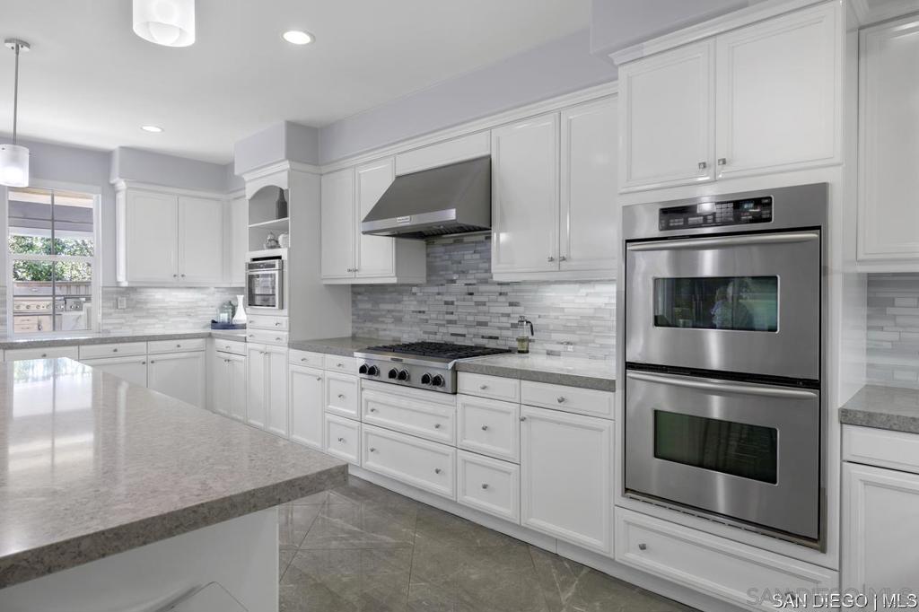 MLS #250042358SD image #11