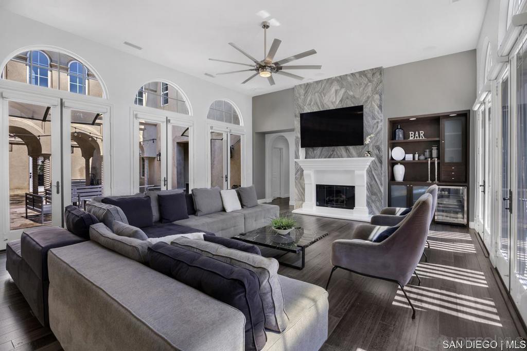 MLS #250042358SD image #15