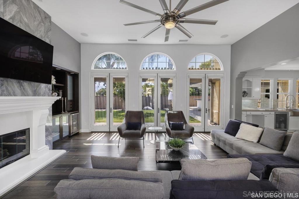 MLS #250042358SD image #17