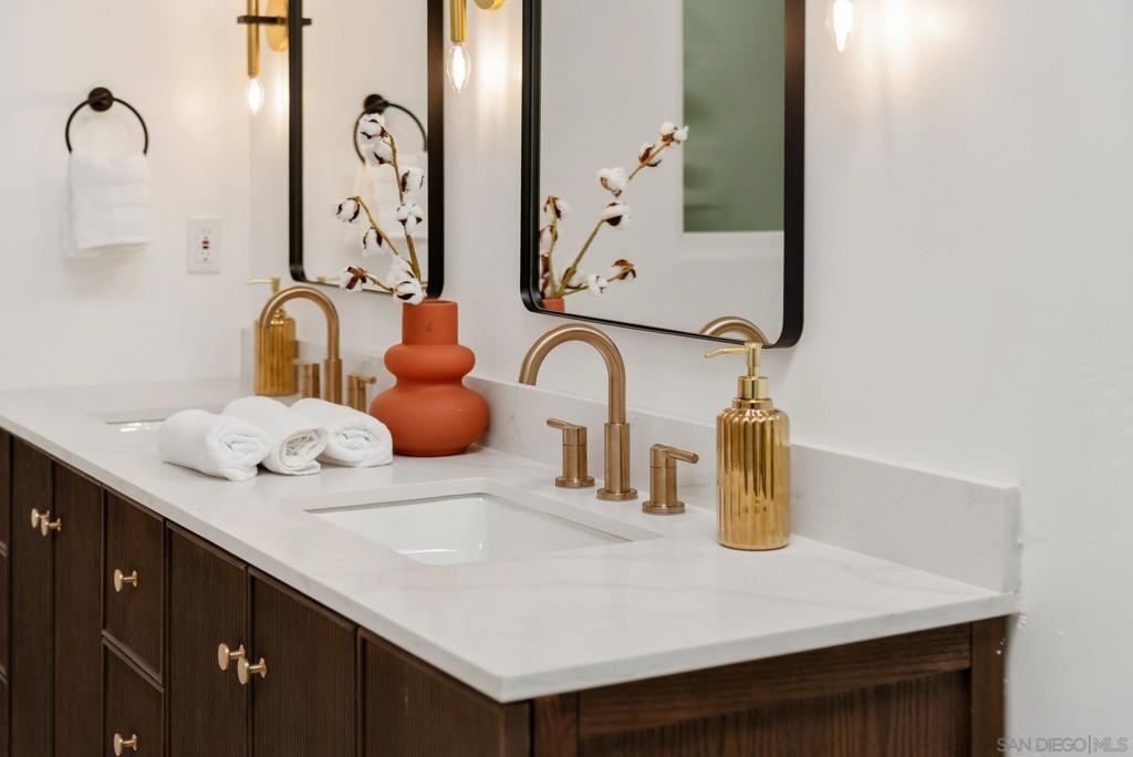 MLS #250042386SD image #32