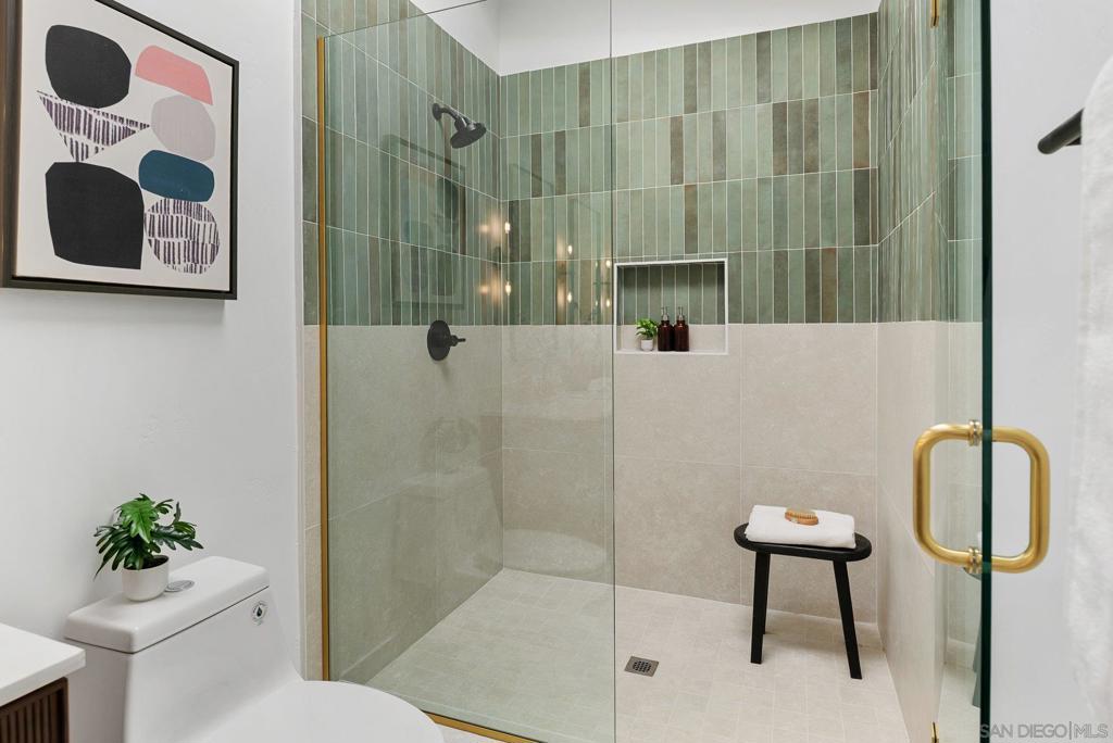 MLS #250042386SD image #33