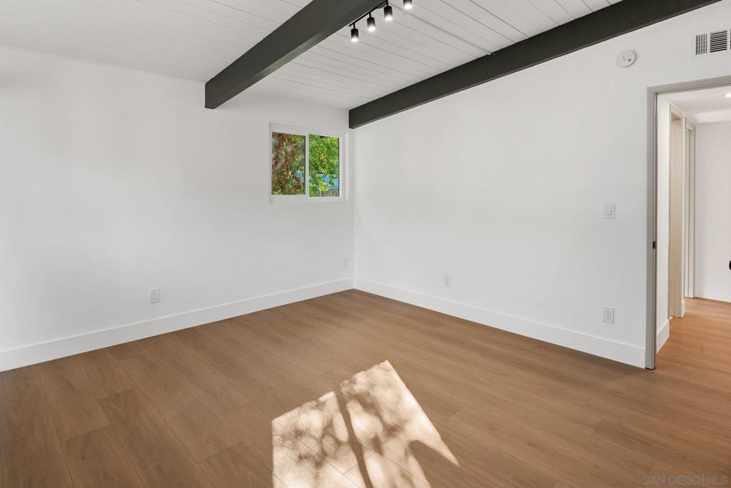 MLS #250042386SD image #37