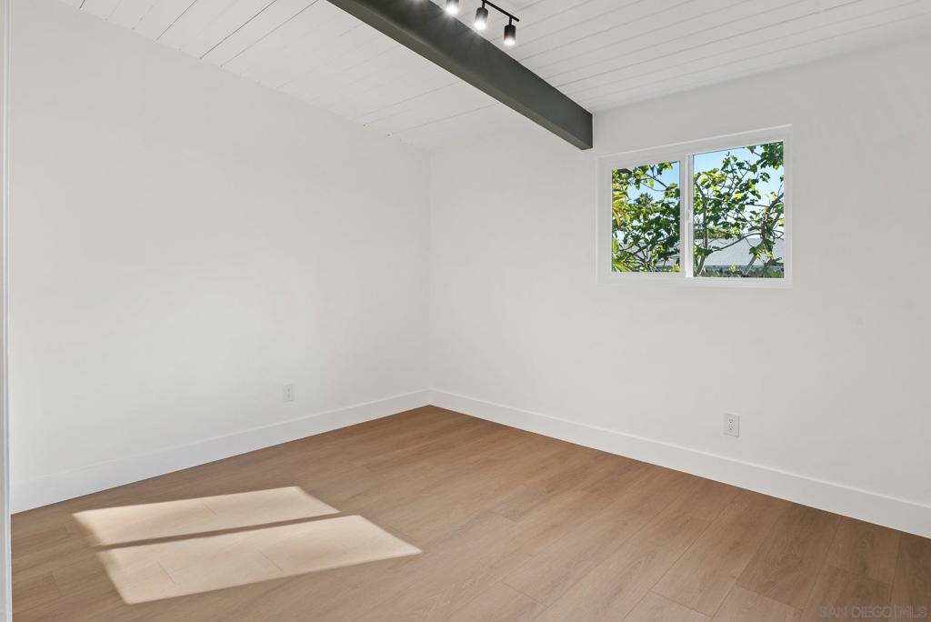 MLS #250042386SD image #43