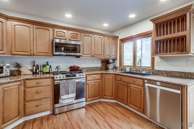 MLS #250042483SD image #10