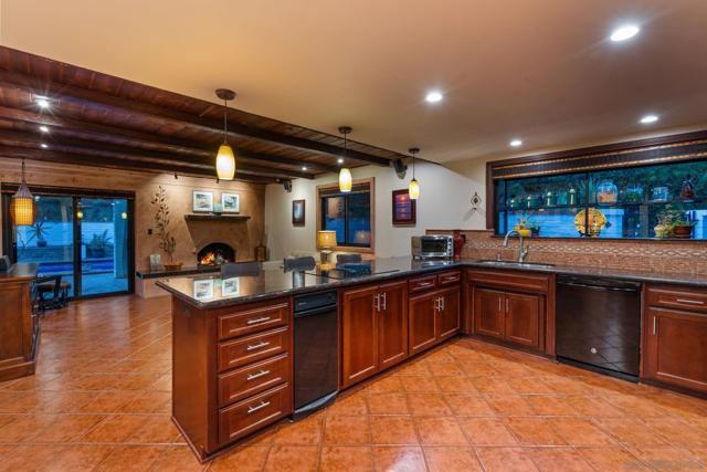 MLS #250042508SD image #11