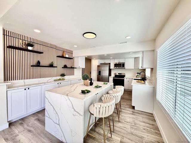 MLS #250042601SD image #5