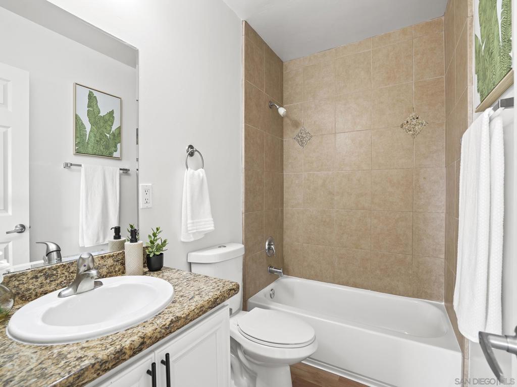 MLS #250042661SD image #15