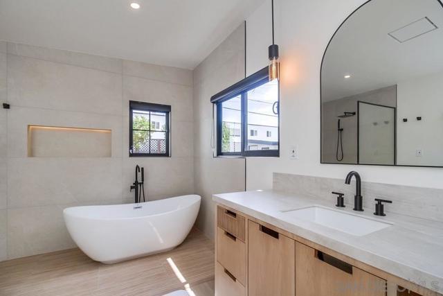 MLS #250042670SD image #17