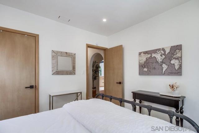 MLS #250042670SD image #21