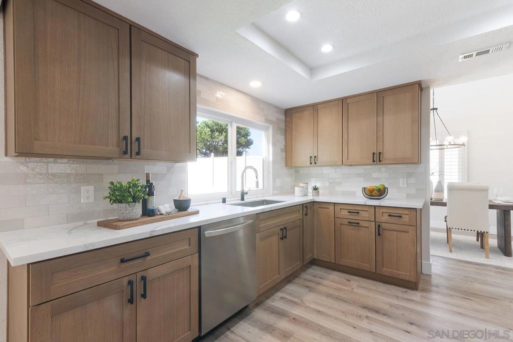 MLS #250042730SD image #16