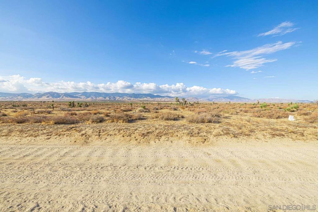 MLS #250042745SD image #16