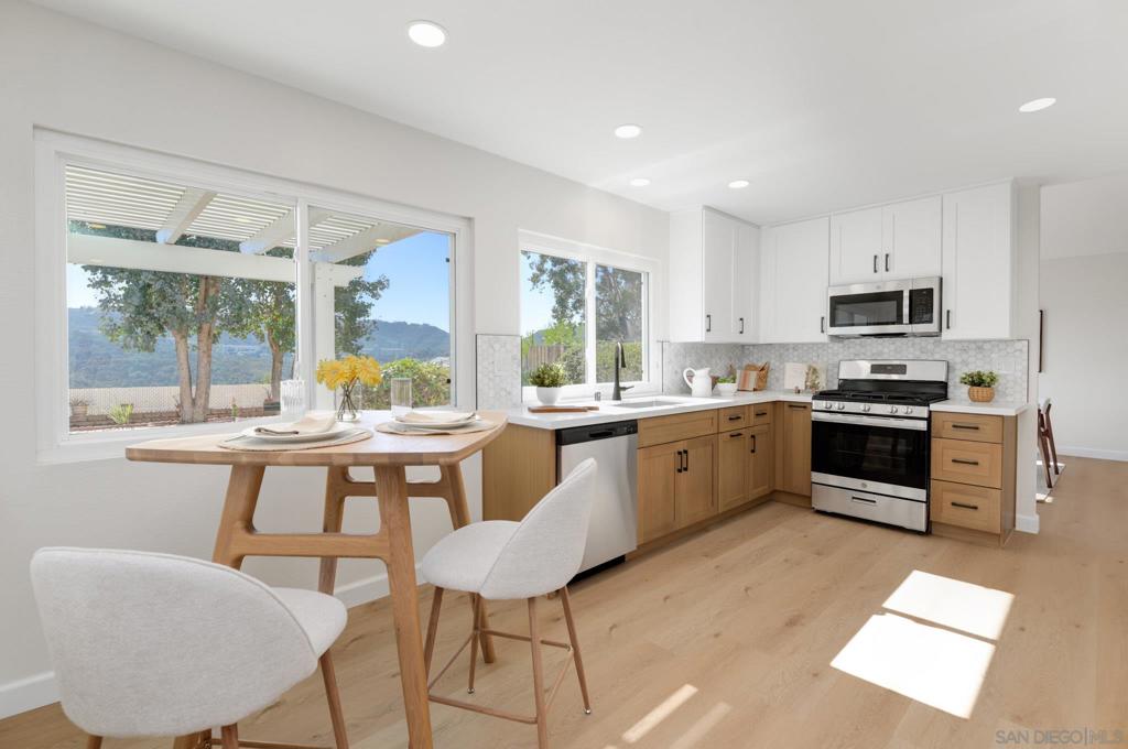 MLS #250042781SD image #11