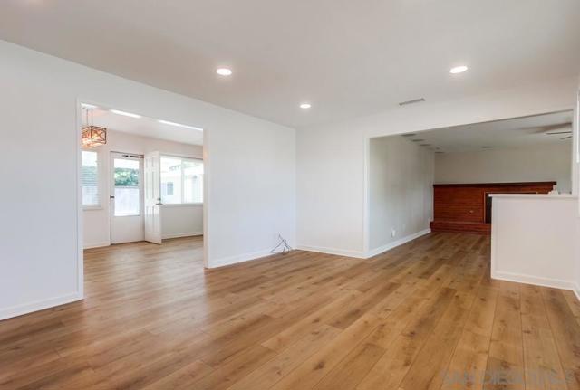 MLS #250043100SD image #12