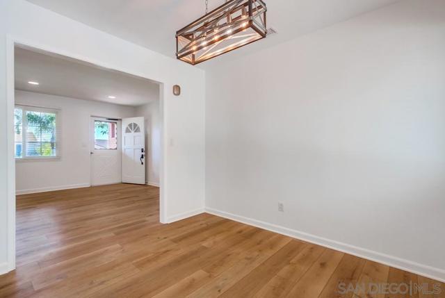 MLS #250043100SD image #22