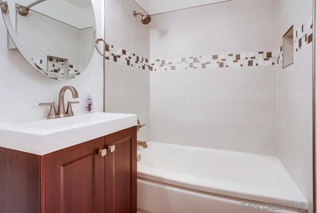 MLS #250043100SD image #41