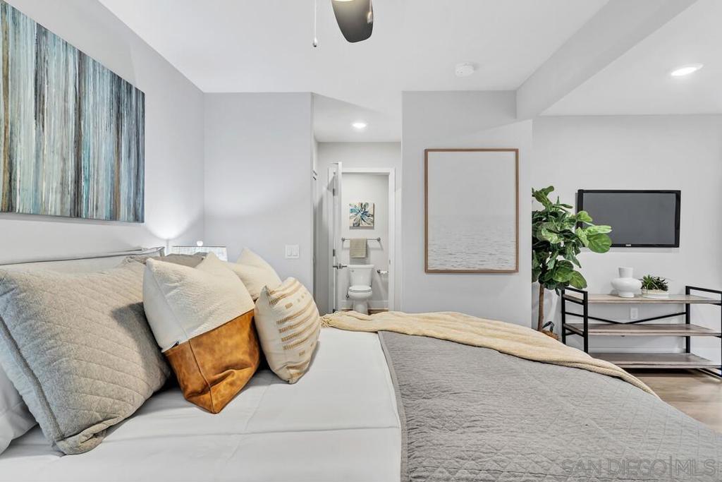 MLS #250043207SD image #11