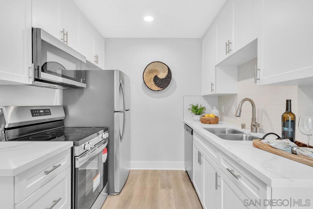 MLS #250043207SD image #16