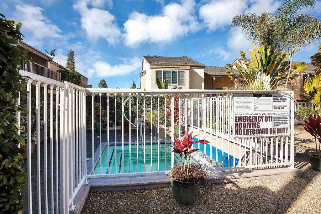 MLS #250043207SD image #32