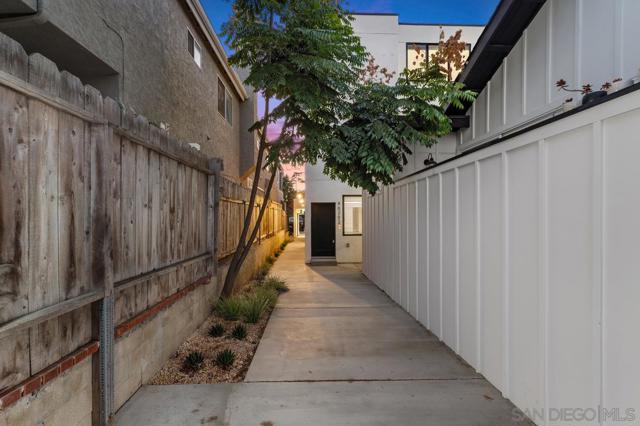 MLS #250043233SD img 12