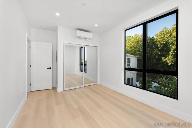 MLS #250043233SD img 16