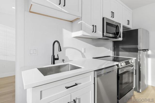 MLS #250043233SD img 5