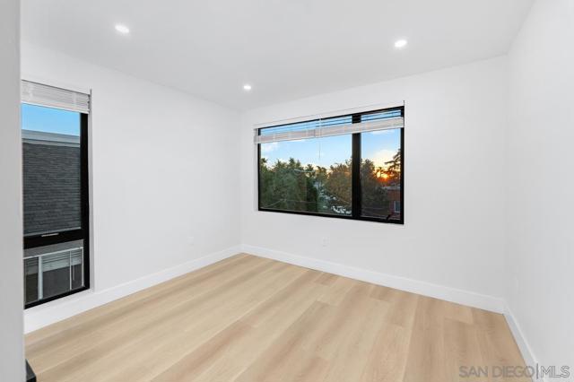 MLS #250043233SD img 9