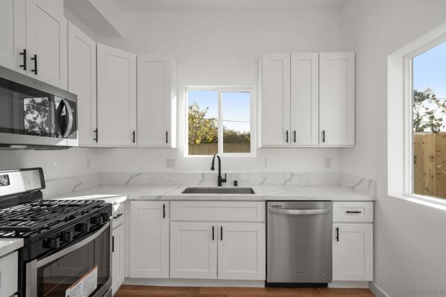 MLS #250043274SD img 17