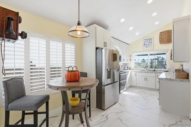 MLS #250043298SD image #13